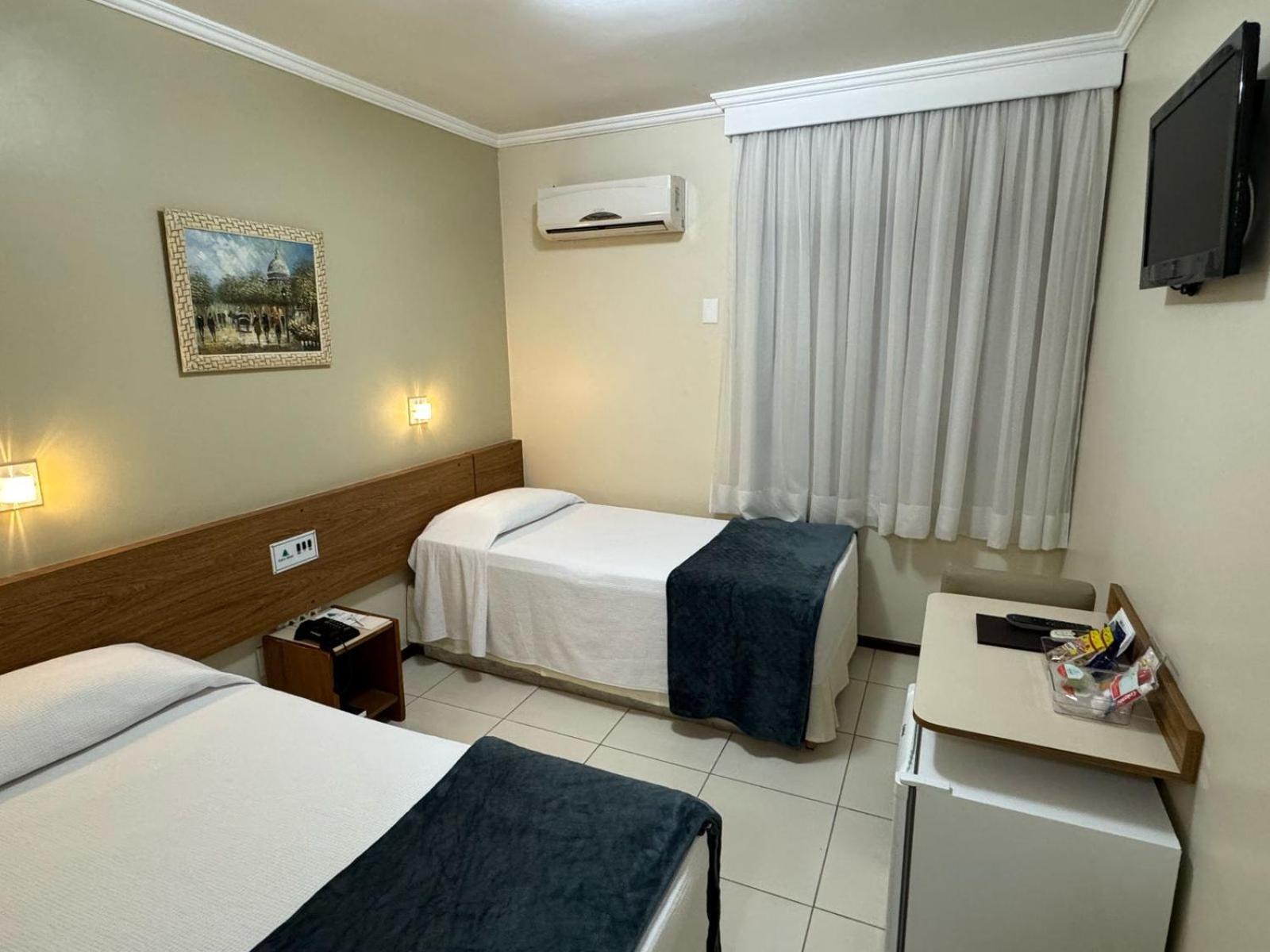 לונדרינה Cedro Hotel מראה חיצוני תמונה
